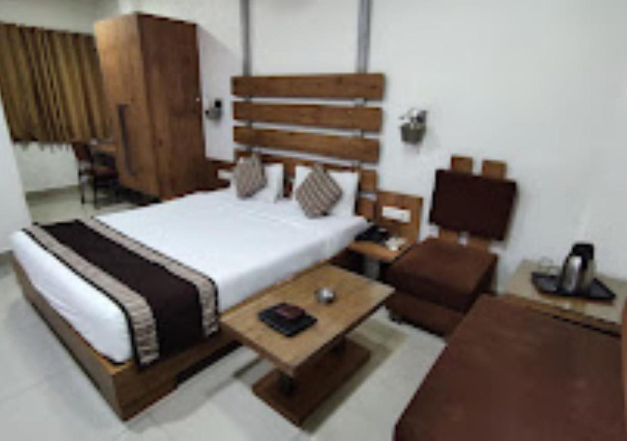 Hotel Siddharth Premiere Chandrapur Esterno foto