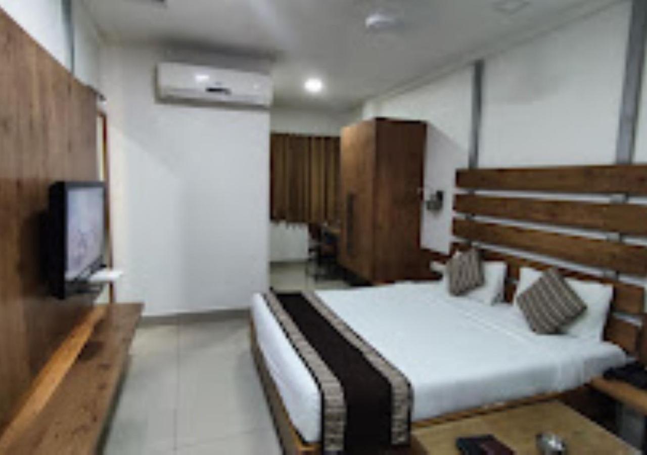 Hotel Siddharth Premiere Chandrapur Esterno foto